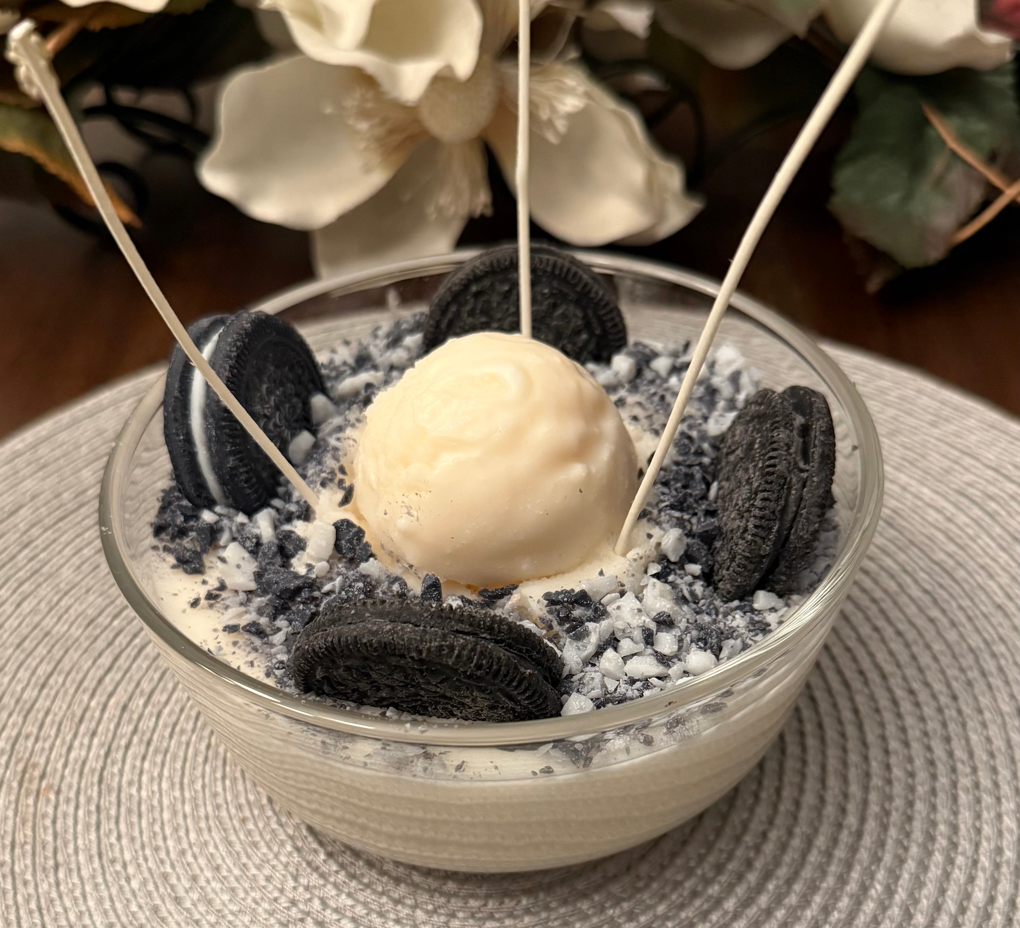 Cookies & Cream Dessert Candle Bowl – 3-Wick Hand-Poured Coconut Soy Candle | Realistic Ice Cream & Cookie Design | Sweet Vanilla Aroma