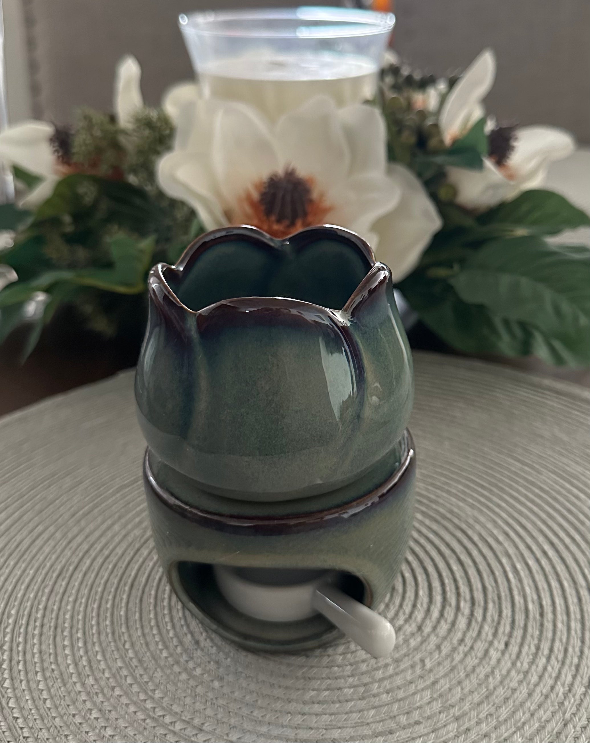 3-Piece Tulip Shaped Ceramic Oil Burner & Warmer – Potpourri, Wax Tart & Essential Oil Diffuser