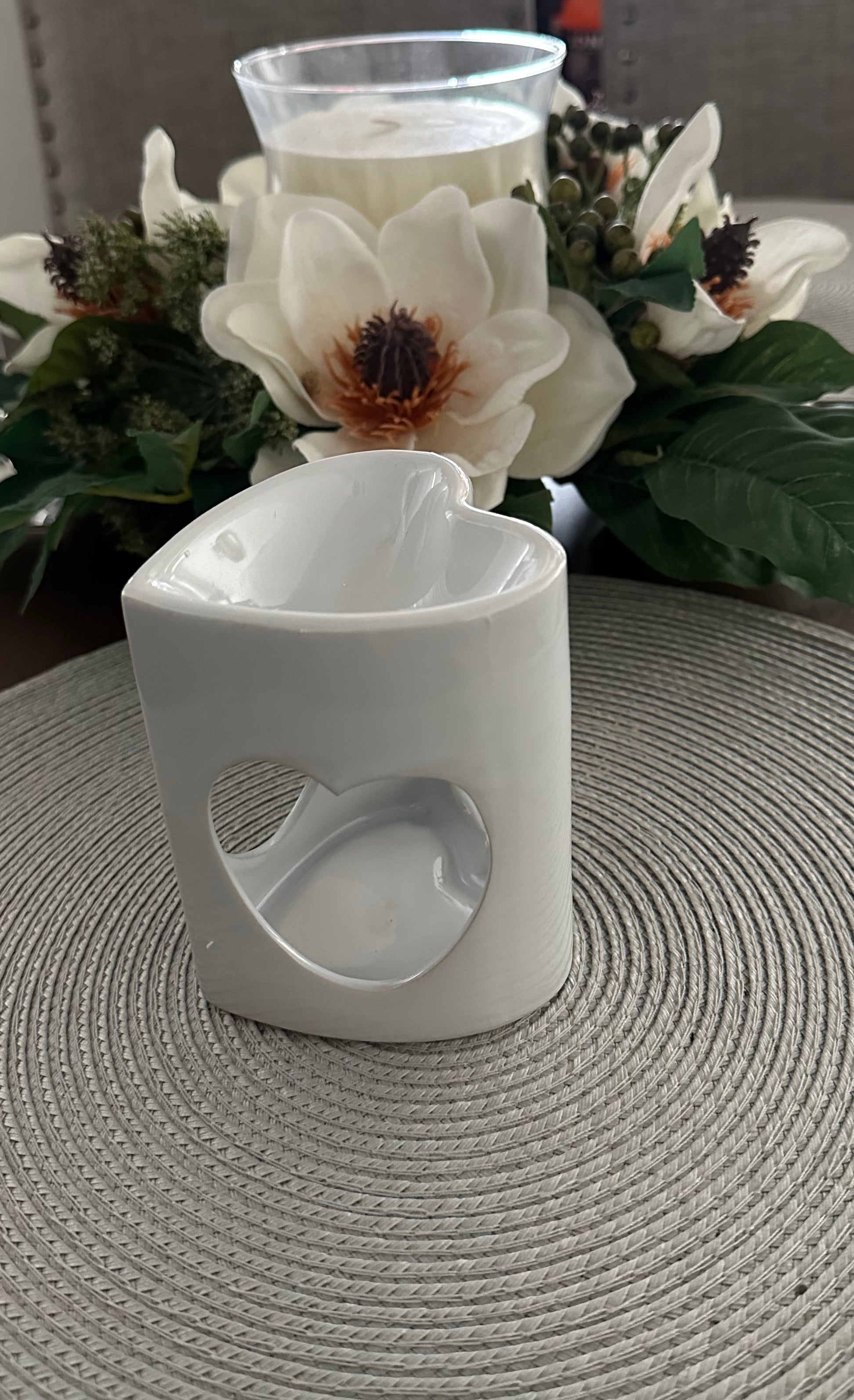 Ceramic Heart Fragrance Warmer – Mineral-Glazed Aromatherapy Oil & Wax Melt Diffuser
