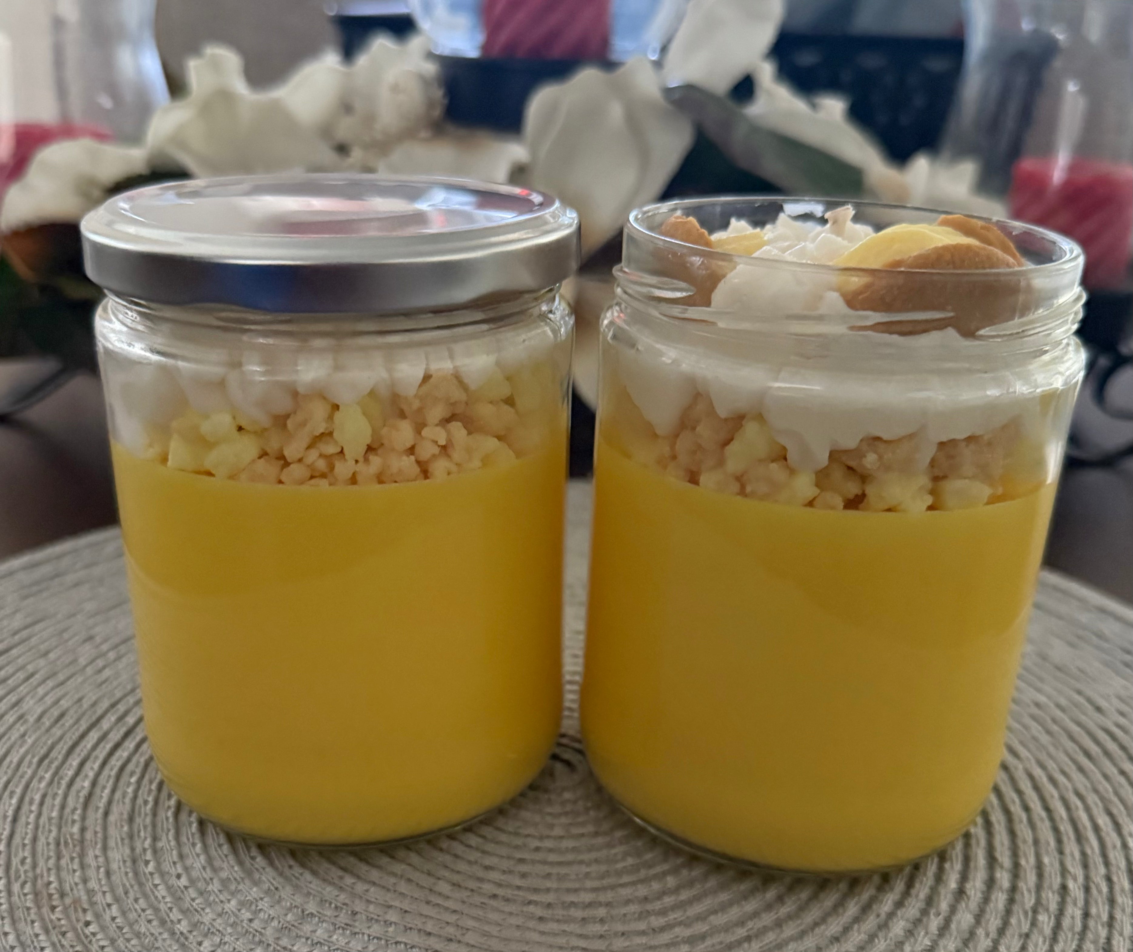 Banana Cream Candle – Realistic Dessert Candle with Whipped Wax, Banana Slices & Vanilla Wafers | Sweet Banana & Vanilla Scented Soy Candle