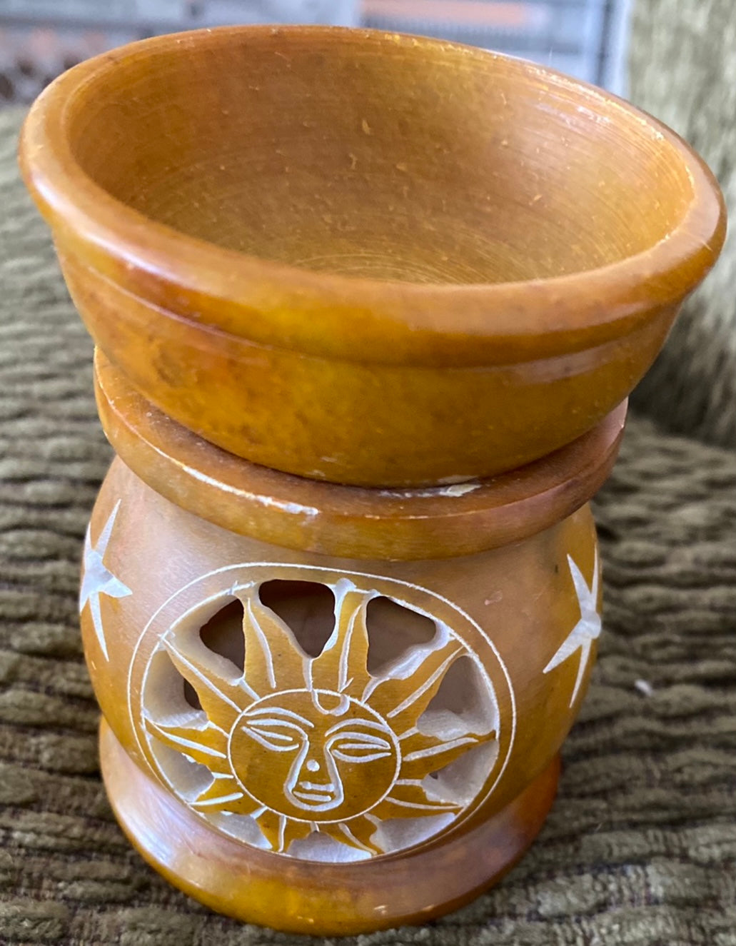 Soapstone Oil Burner – Handcrafted Essential Oil & Wax Melt Warmer | Natural Aromatherapy Diffuser, Heat-Safe, Elegant Home Fragrance Decor